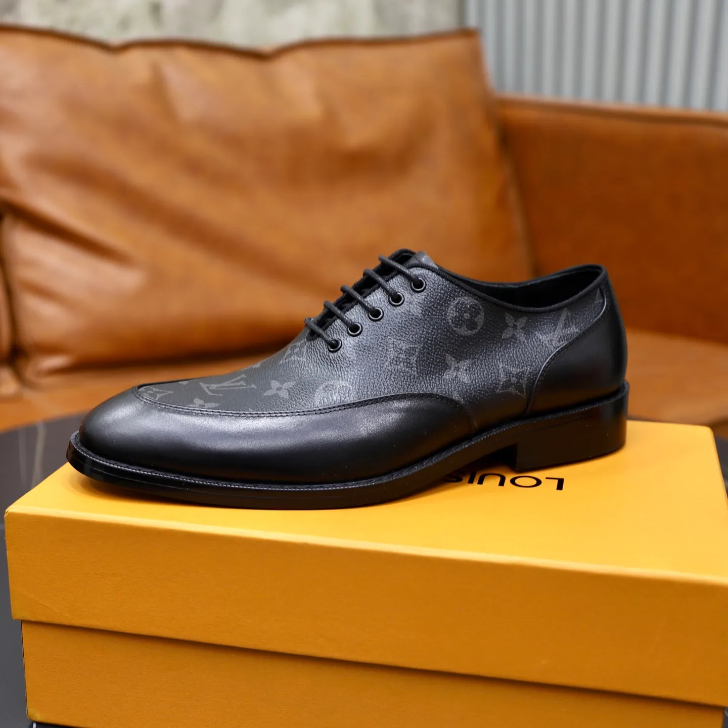 Men's shoes: 280🙅‍♂️🙅‍♂️🙅‍♂️Niuli Brand: LV Louis Vuitton Size: 39-44 (38, 45, 46 can be customized) Level: Counter classic Material: Original soft cowhide upper Comfortable cowhide lining Original lightweight outsole Style category: Formal business casual driving leather shoes Color: Color of the actual picture